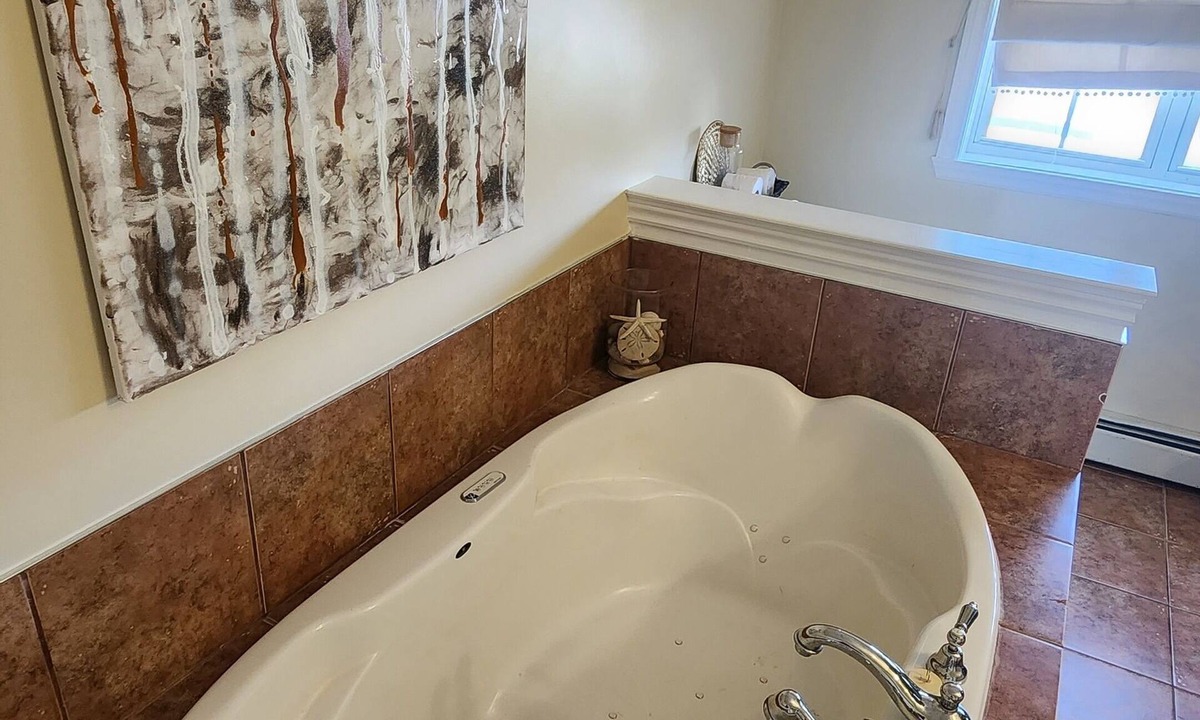 Eastern Passage House | Peaceful retreat with beautiful ocean view in quiet Eastern Passage