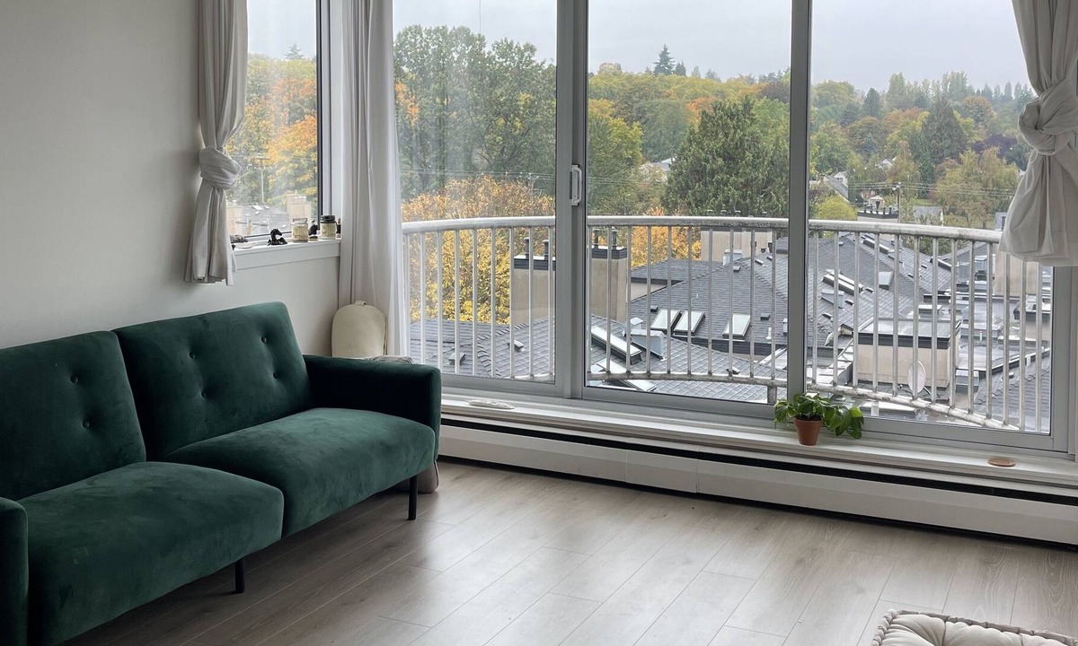 West Point Grey Apartment | Peaceful Unit 10 Min from the beach!