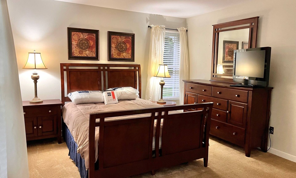 Woodlake House | Perfect for Extended Stays! First Floor Bedroom/Fenced Yard/Pet Friendly