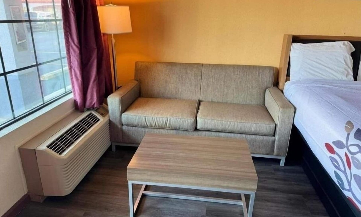 St. George Hotel | Perfect Pit Stop: Quiet Stay with Easy Dining Access for Road Travelers