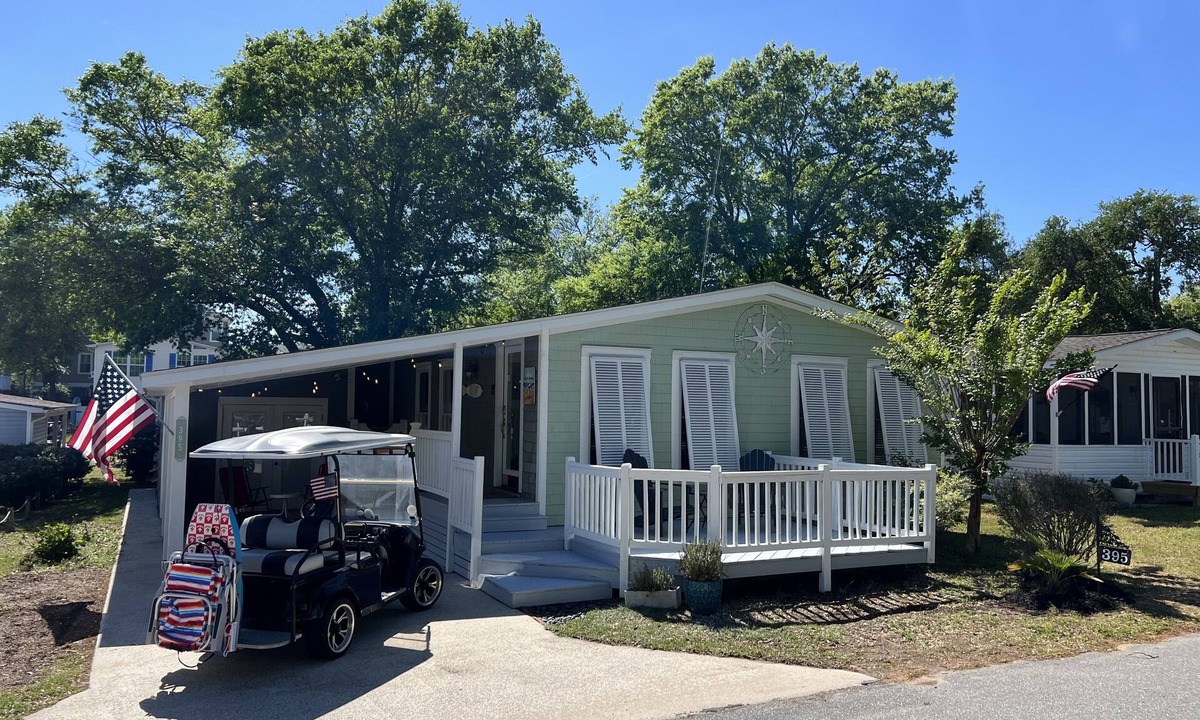 Garden City House | Pet friendly! Across from the Pools! Includes a golf cart!