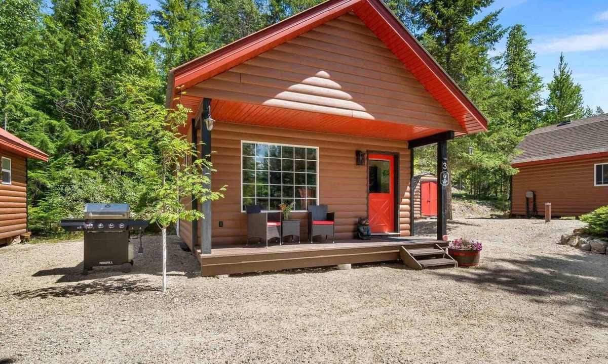 Nakusp Cabin | Polar Bear Cabin # 3.