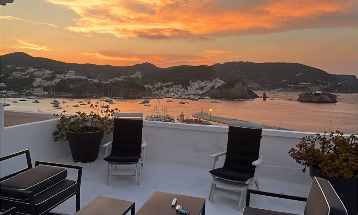 Ponza Villa | Ponza port, prestigious house, large terrace and amazing sea view