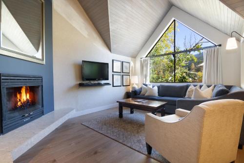 Whistler Village Apartment | Powder's Edge by Whiski Jack
