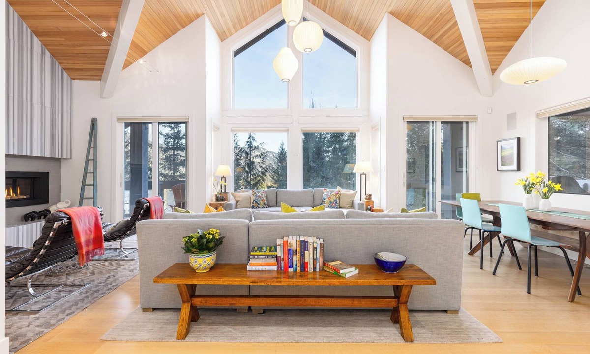 Whistler Village House | Premium 4-Bedroom w/Secure Parking & walking distance to the slopes!