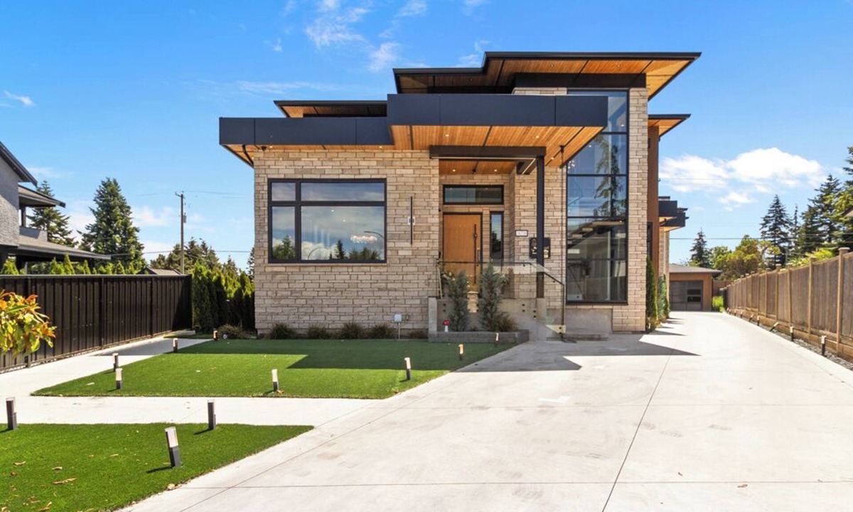 South Newton House | Premium Villa for Family Reunions & Wedding Stays