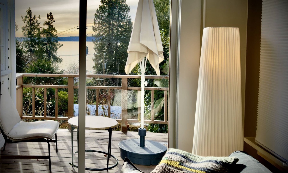 West Vancouver House | Prestigious semi waterfront ocean view home preowned by famous artist Emily Carr