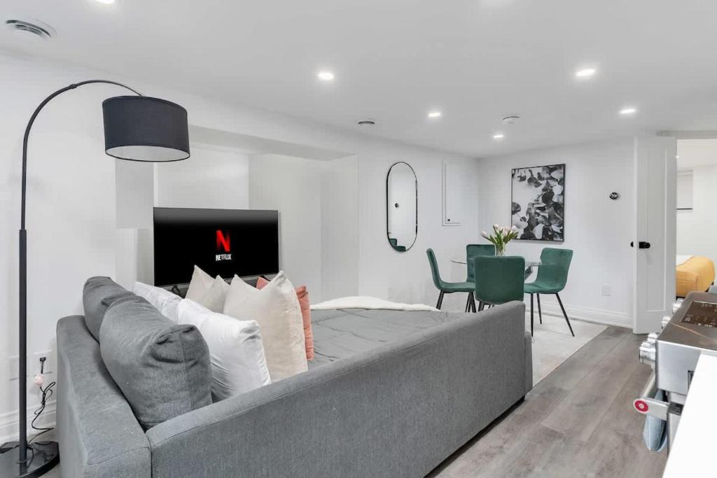 Roncesvalles Village Apartment | Prime Downtown 1BR Oasis With Free Spot & 55 TV