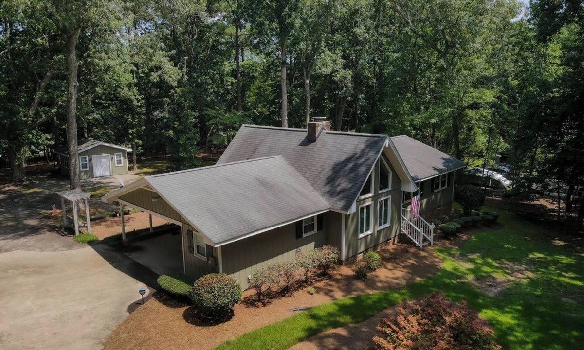 Southwest Raleigh House | Private and Peaceful, minutes to NC State and PNC, feels like HOME