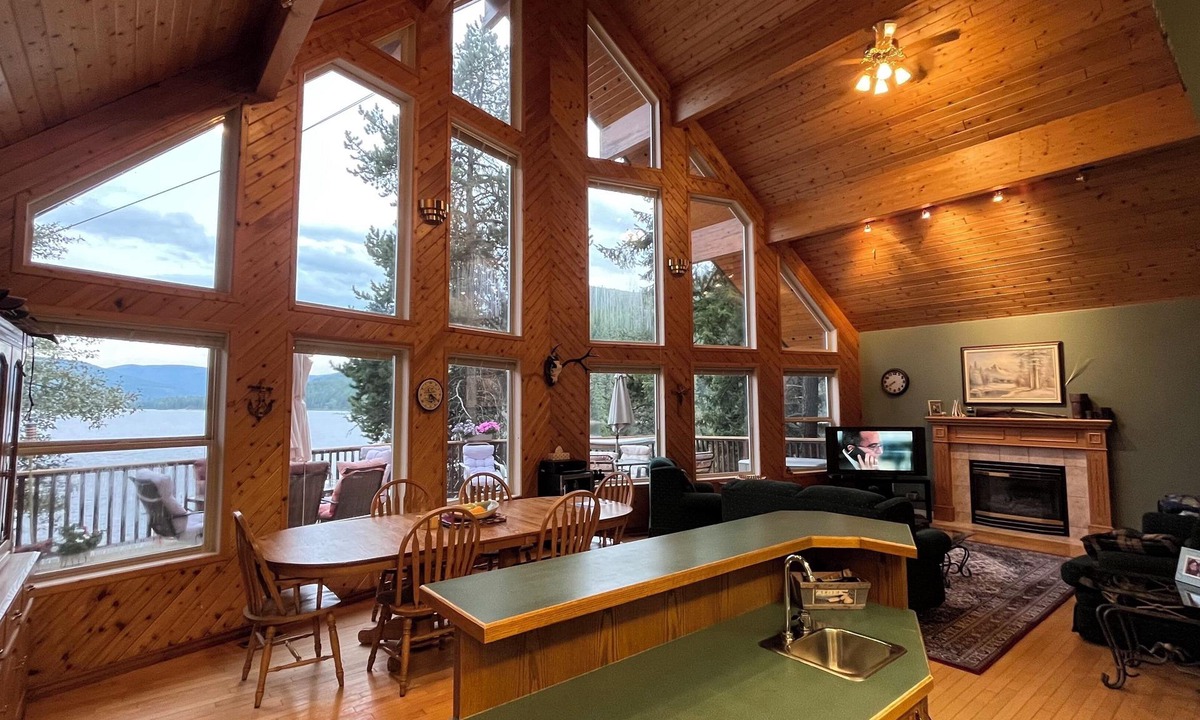 Koocanusa Ranch Villa | Private beach. Exquisite 3 Level 3500 sq ft Lake House. Accommodates 14 guests.