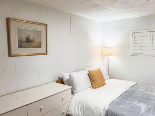 Burnaby Apartment | Private Cozy 2bdrm Sleep5pp Metrotown! Free Parking! Self Check-in!