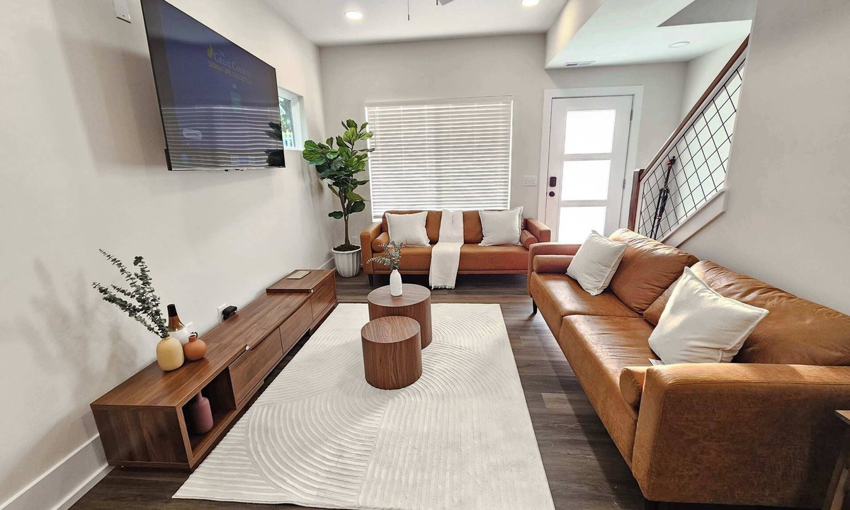 Durham House | Private Deck | 9 Min to Duke | 8 to Downtown