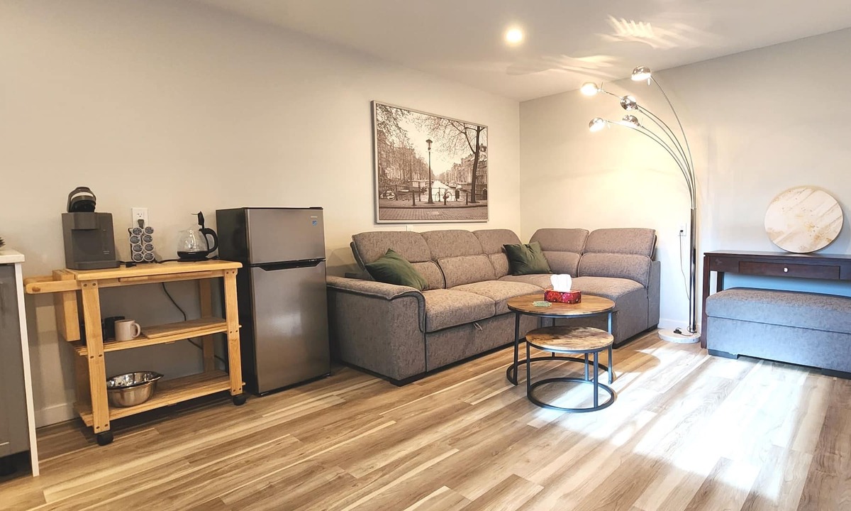 Regional District of Nanaimo Apartment | Private & Modern Studio near Ferry, Airport & VIU