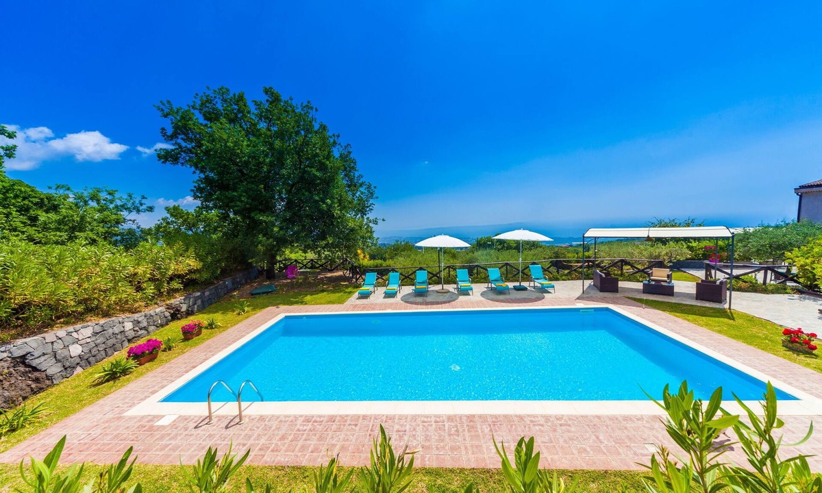 Piedimonte Etneo Villa | Private Pool, sea view, suites