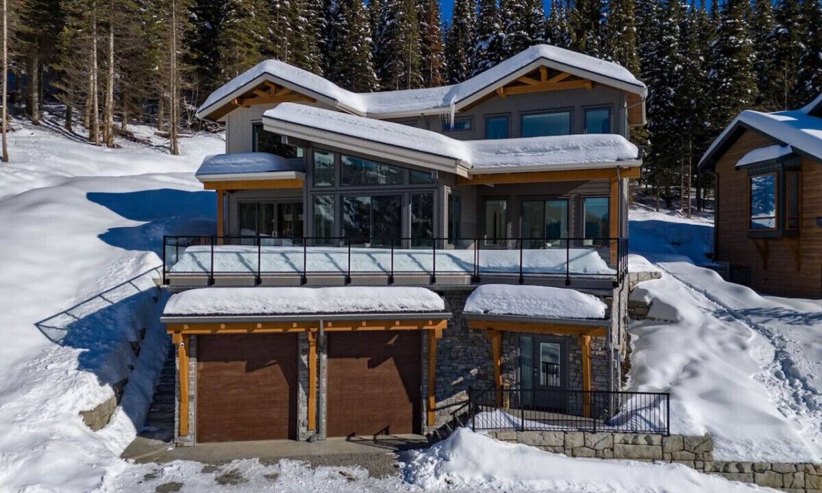Sun Peaks Ski Chalet | Private Ski in/out - Sleeps 12 - House - Ideal for epic ski trips - Sun Peaks