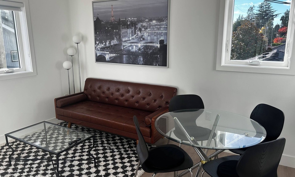 Oakridge Apartment | Private Upper Level Suite with Separate Entrance