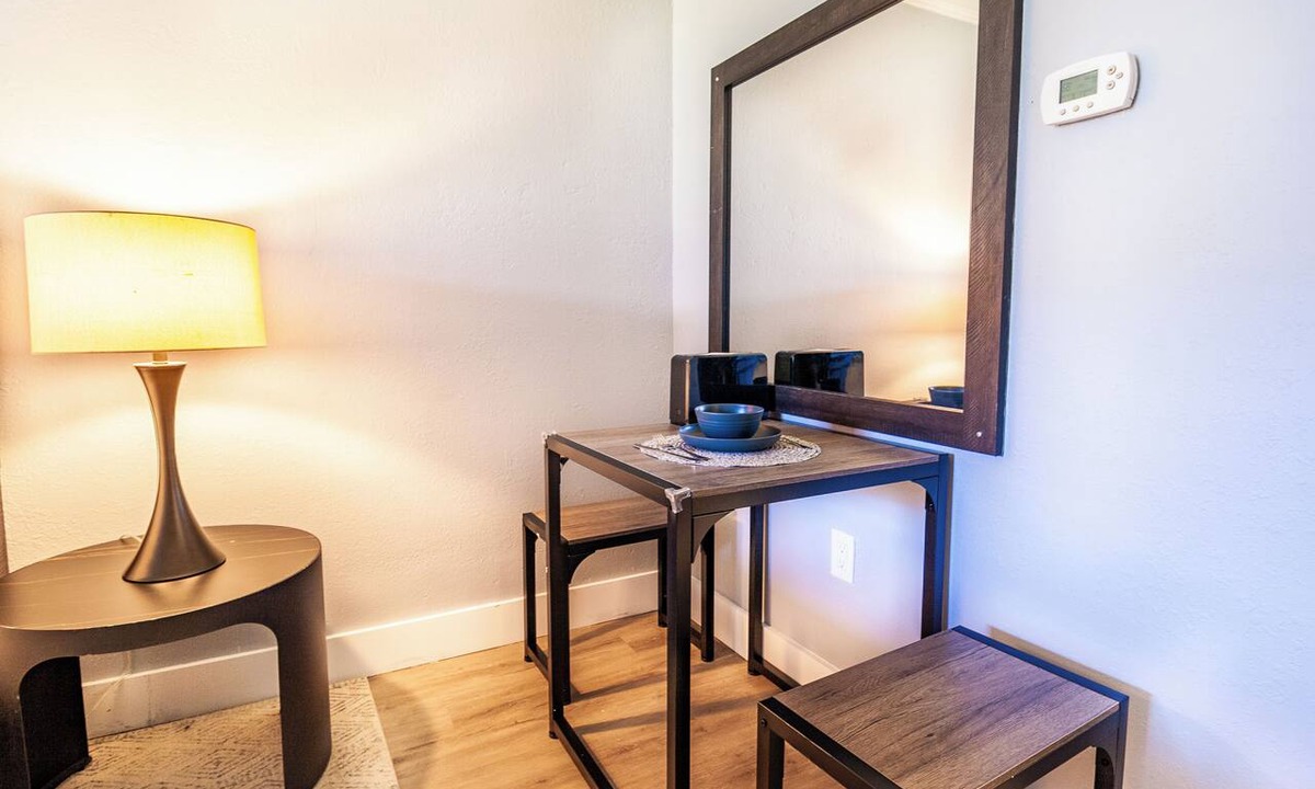 Sheffield Park Apartment | Quaint Charlotte StudioAPT withA/C 24hrGym 7Mins toHospitals&DowntownFreeParking