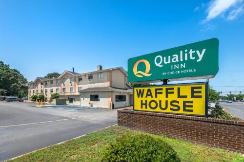 Greenbrier West Hotel | Quality Inn Chesapeake - Greenbrier