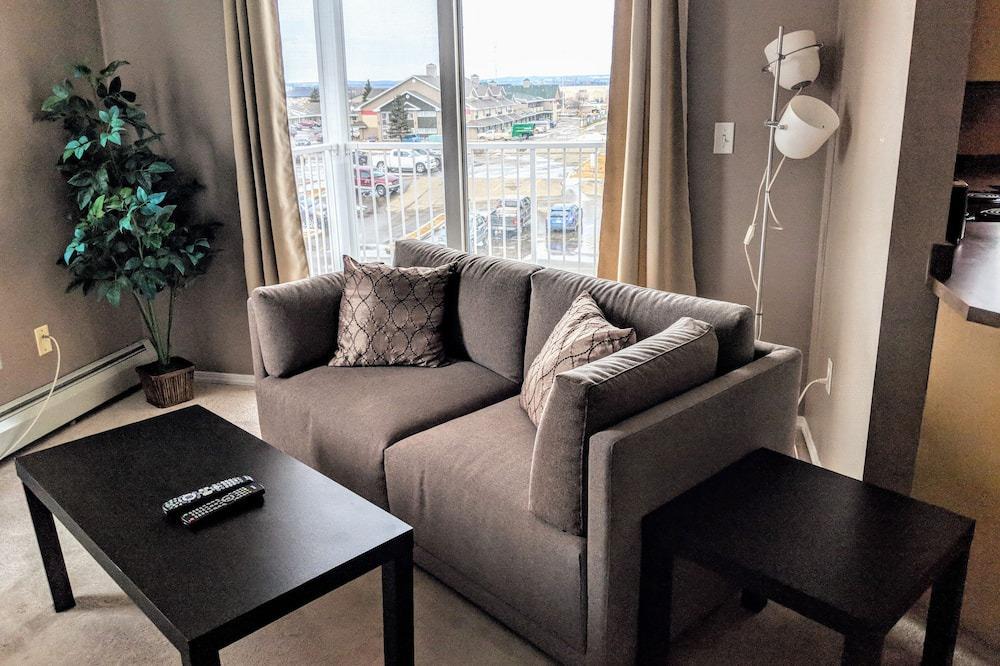 Stony Plain Condo | Quiet 2BR2Bath Condo Stony Plain Close to Westview Hospital w/ U/G Parking