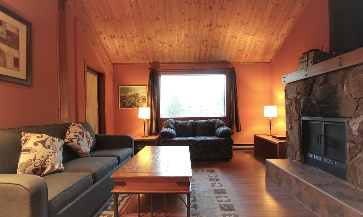 Whistler Village Condo | Rainbow Suites by Whistler Retreats