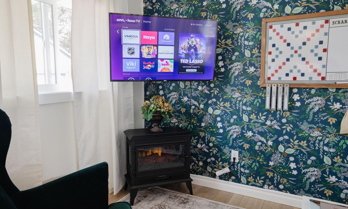 Seba Beach Cottage | Remodeled tiny cottage near lake w/BBQ and firepit