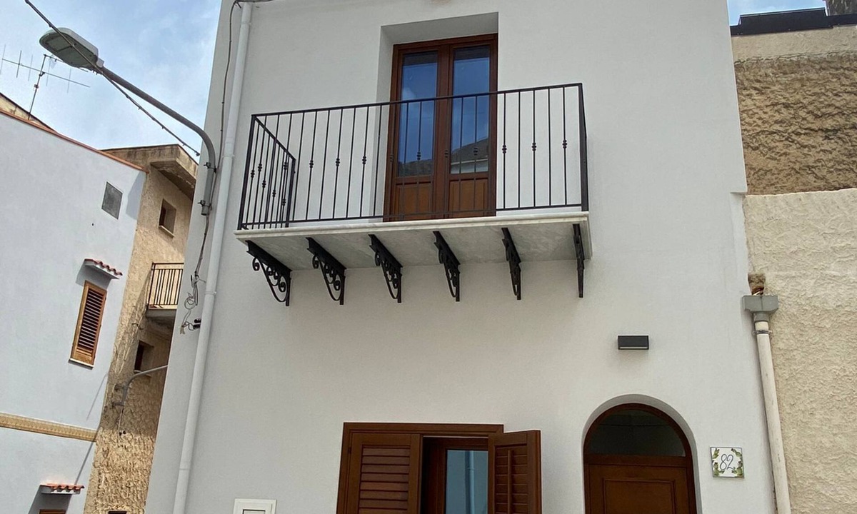Castellammare del Golfo House | Renovated Holiday House in Castellammare del Golfo - Historic Center