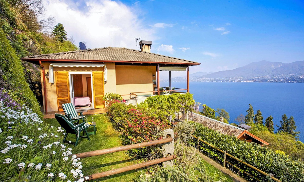 Ghiffa Apartment | Residenz Roccolo D 3 by Lago Reisen