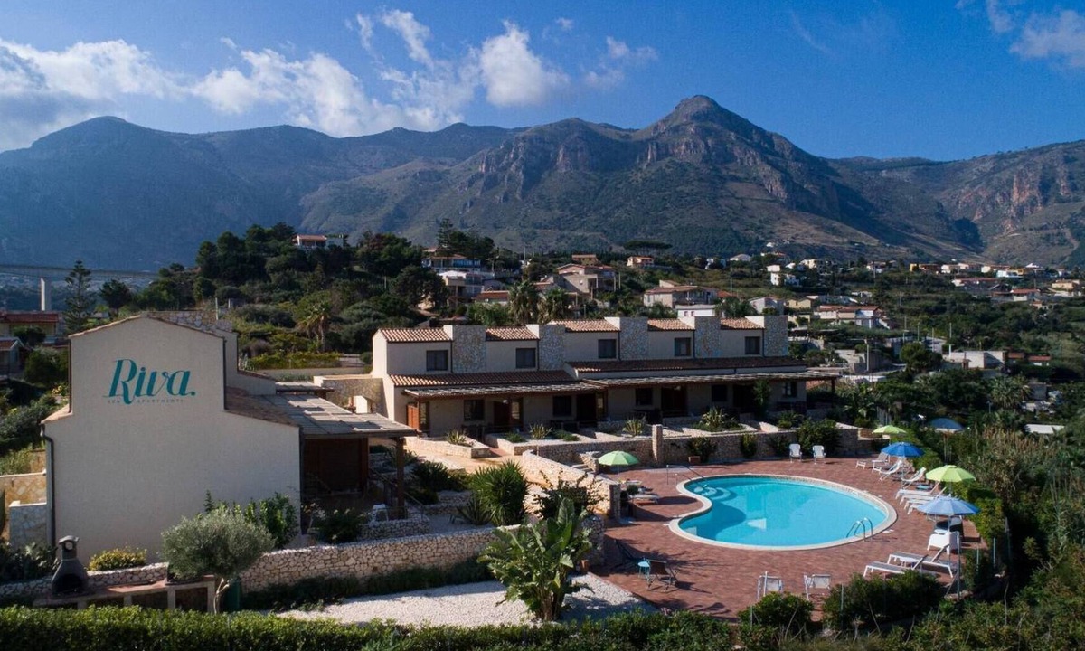 Castellammare del Golfo Ski Chalet | RIVA SEA APARTMENTS