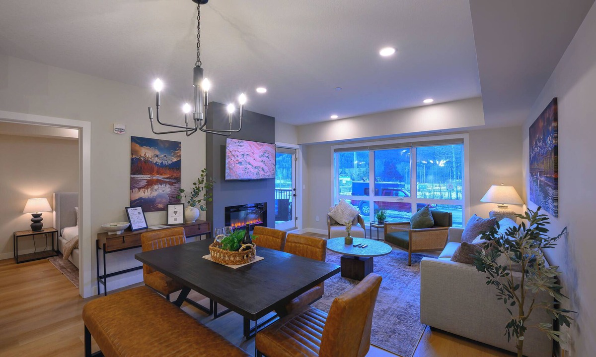 Dead Man's Flats Condo | ☀️Rocky Mountain View Retreat |Hot Tub & Pool ☀️