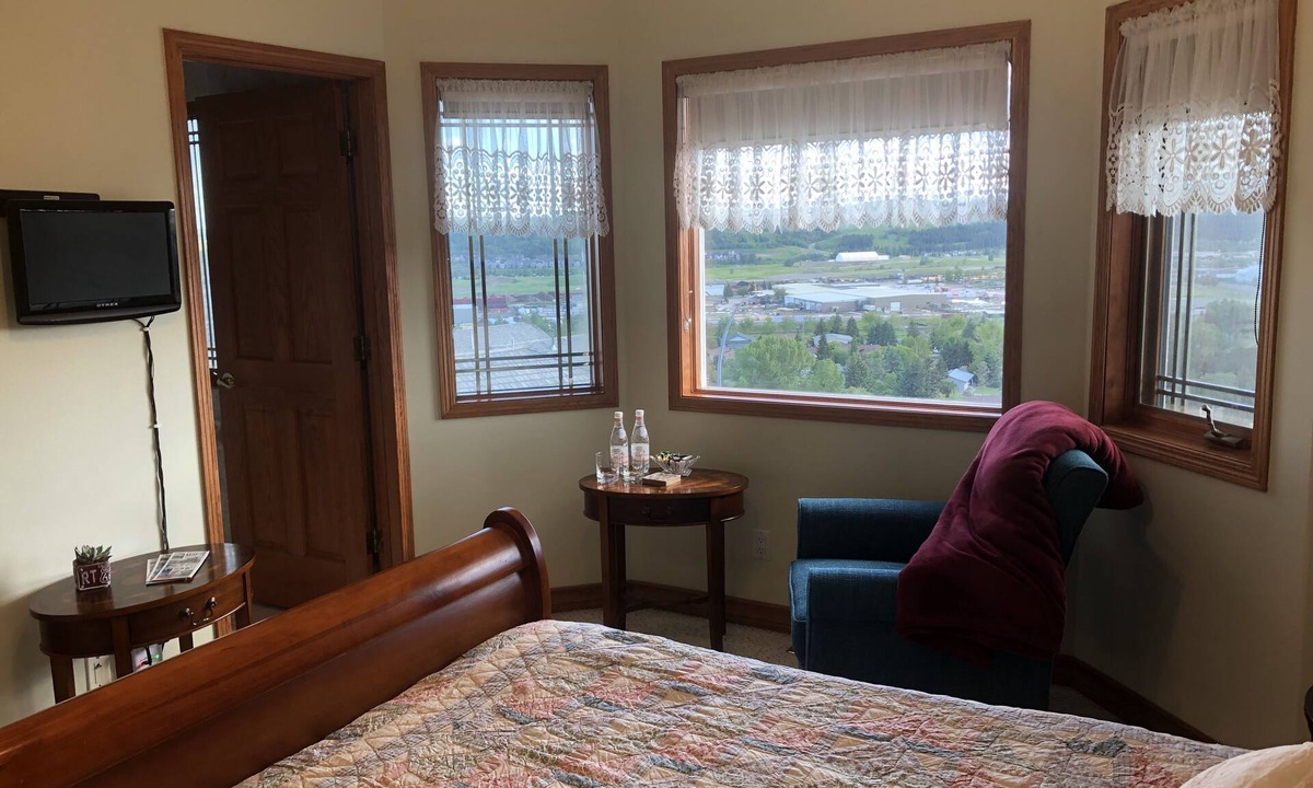 Cochrane Bed & Breakfast | Rocky Mountain View B&B