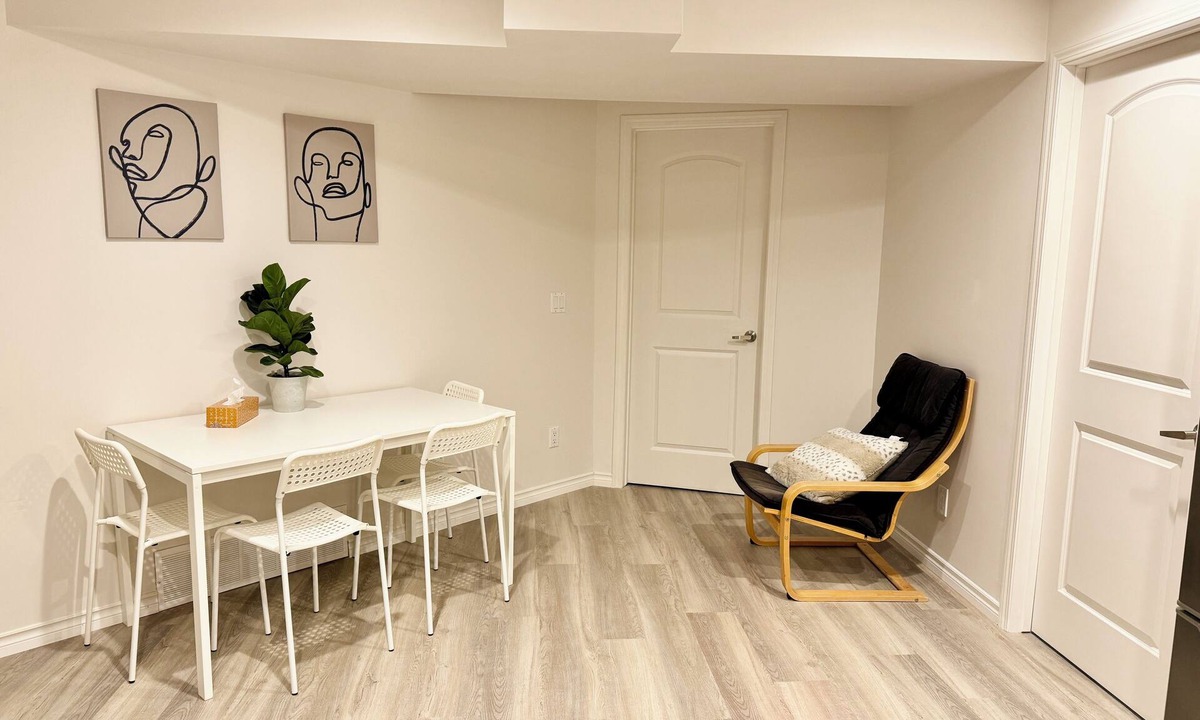 Northwest Calgary House | Rocky Mountains Respite - 12 minutes from YYC airport