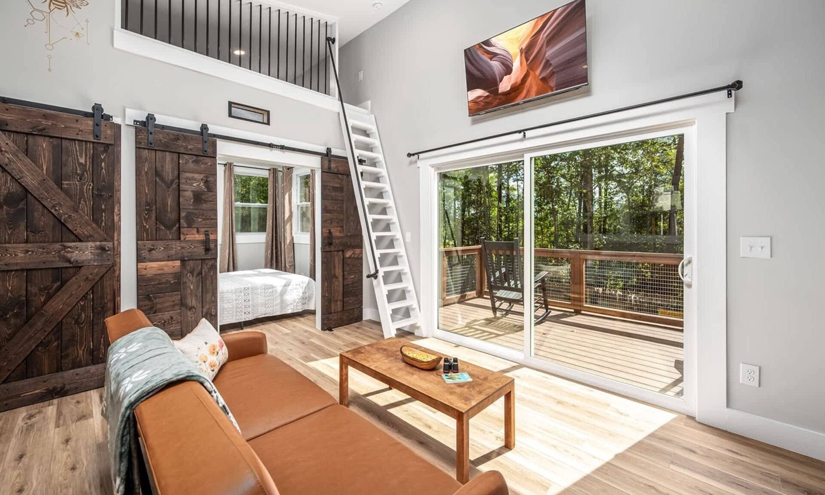 Bynum House | Romantic Beehive Treehouse Getaway in Nature