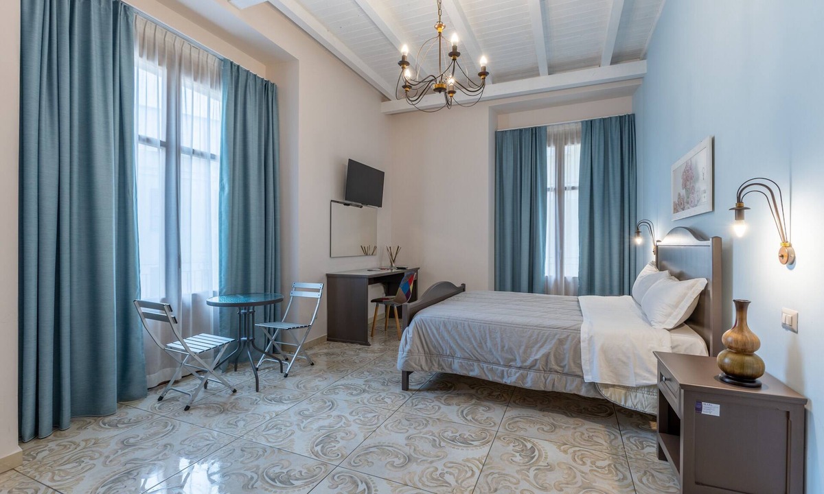 Licata Apartment | Room 'Al Duomo - Camera King' with Shared Terrace, Wi-Fi and Air Conditioning