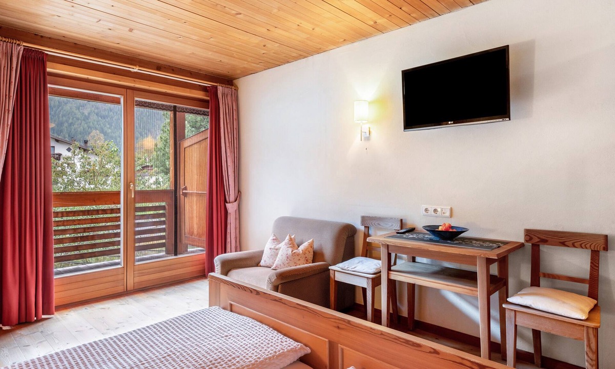 Rio Bianco Apartment | Room 'Naturidyll Mitterbach 8' with Mountain View, Shared Garden and Wi-Fi