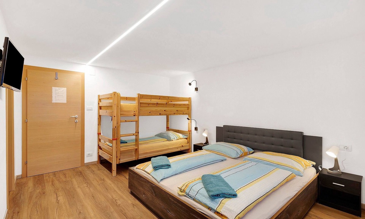 Valle Aurina Apartment | Room 'Pension Waldheim 2' with Mountain View, Shared Garden and Wi-Fi