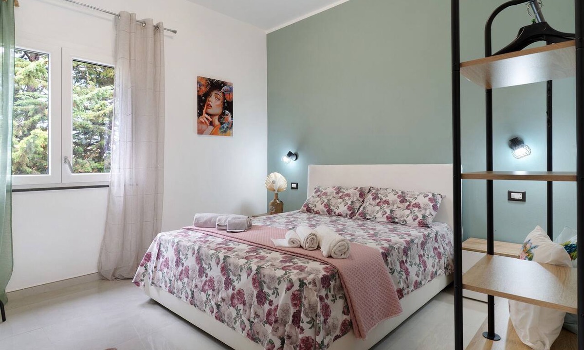 Agrigento Apartment | Room 'Villa Maryam - Salvia' with Shared Terrace, Wi-Fi and Air Conditioning