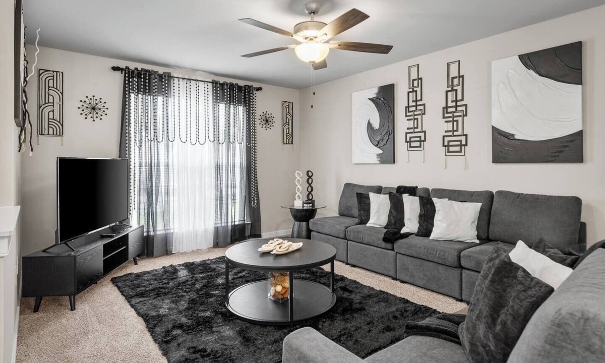 Sandston House | Roomy Getaway: Elevate Your Stay, 6 Mins to RIC!