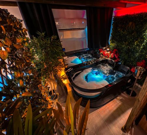 Monte di Pieta Apartment | Rouge Romantic Jacuzzi Suite Palermo Centro