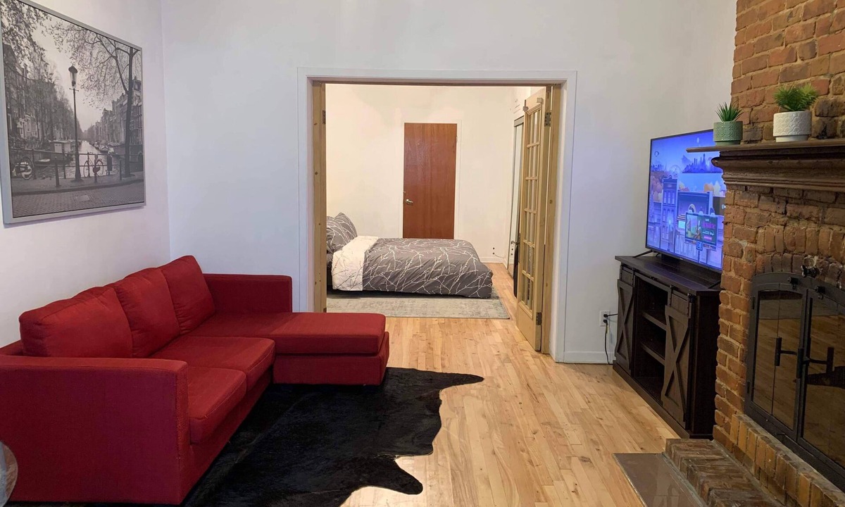 Quartier des Spectacles Apartment | Rustic 2 BDR appartment premium location