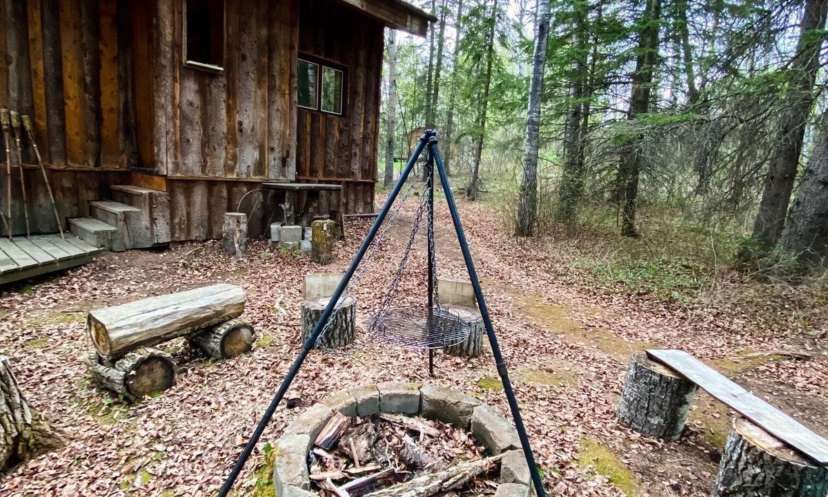 Westerose Cabin | Rustic Backwoods Cabin Getaway! Escape the Hustle!