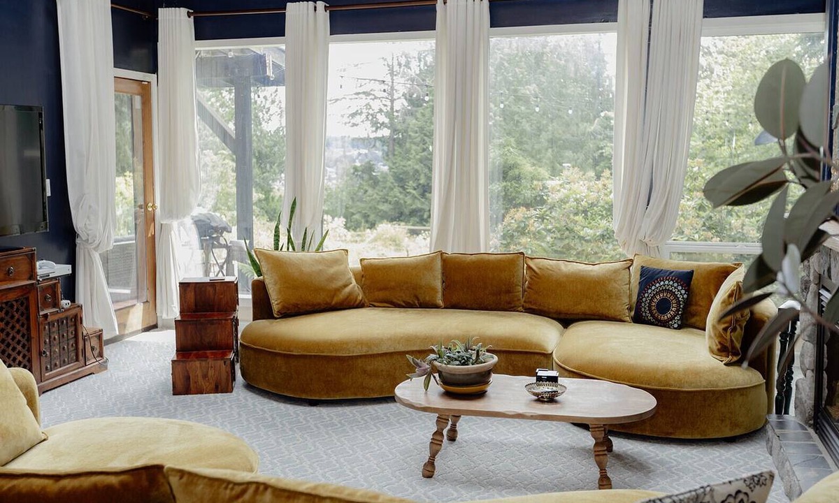Juan de Fuca Electoral Area House | Rustic & Serene Forest 4 Bedroom Home - West Coast Retreat