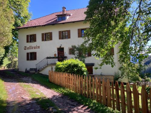 Collalbo Apartment | Sallrain Hof Apartment 1