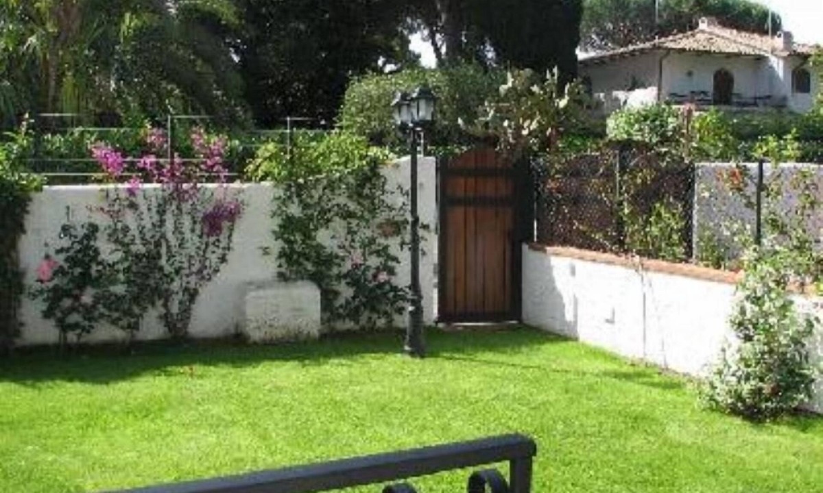 Colonia Elena Apartment | San Felice Circeo: Charming semi-subsoil apartment in Villa on the sea with direct access to the beach