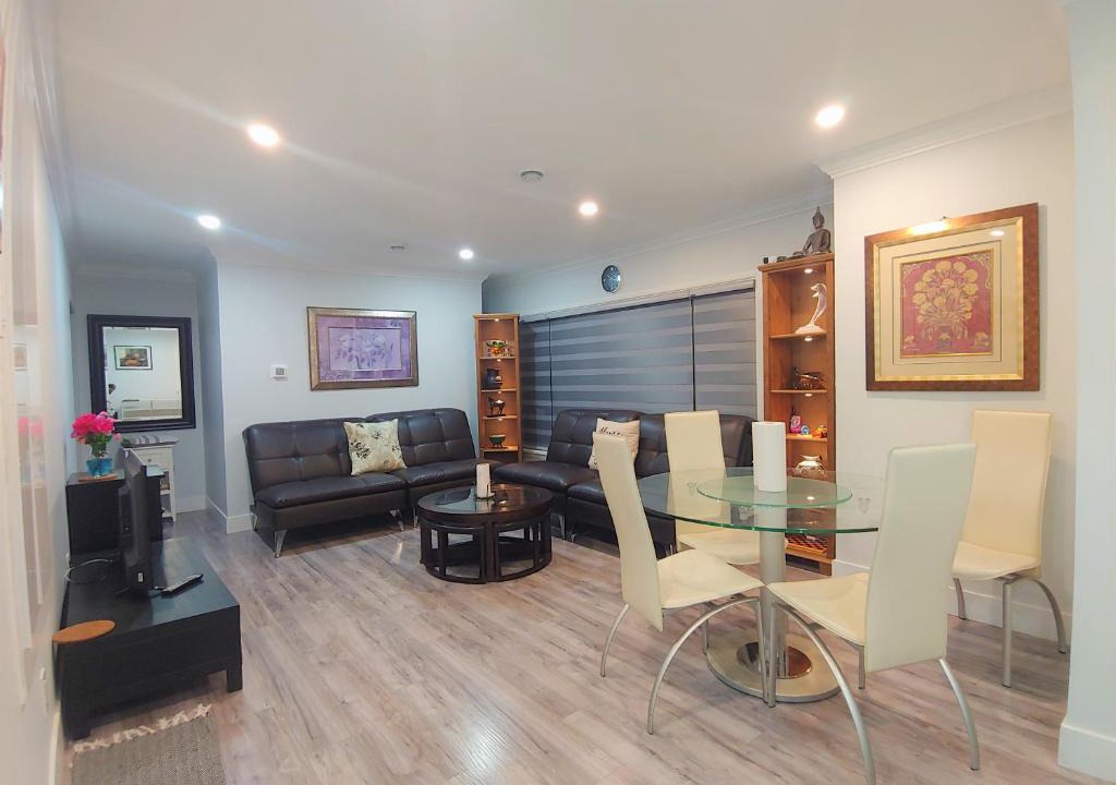 Newton Villa | Sarla Villa Surrey 3 Bed room 2 Wash rooms