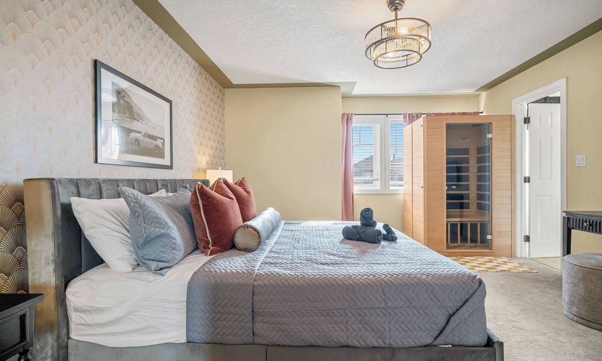Northeast Edmonton House | Sauna, home theater & themed bedrooms, 13 min from downtown Edmonton