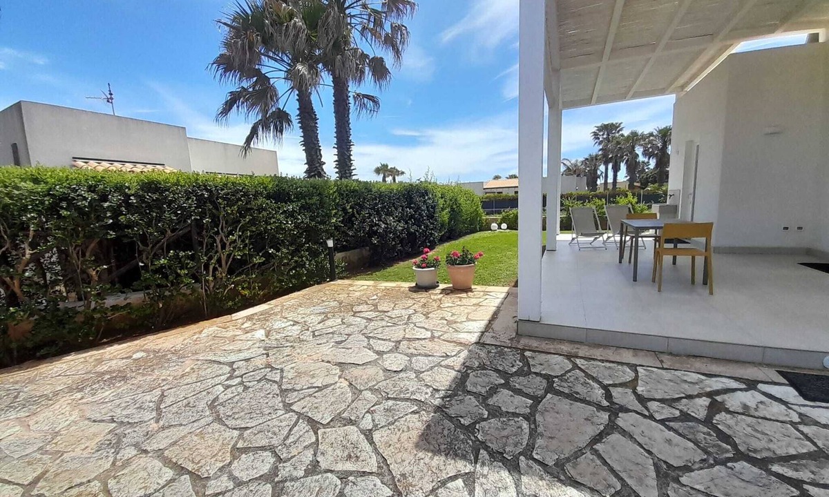 Petrosino Villa | Seafront Villa "La Conchiglia"