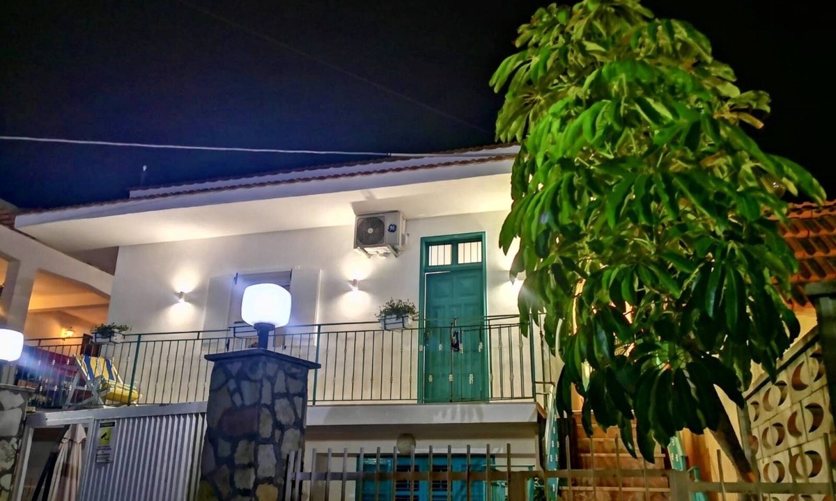 Trappeto House | Second floor apartment in villa