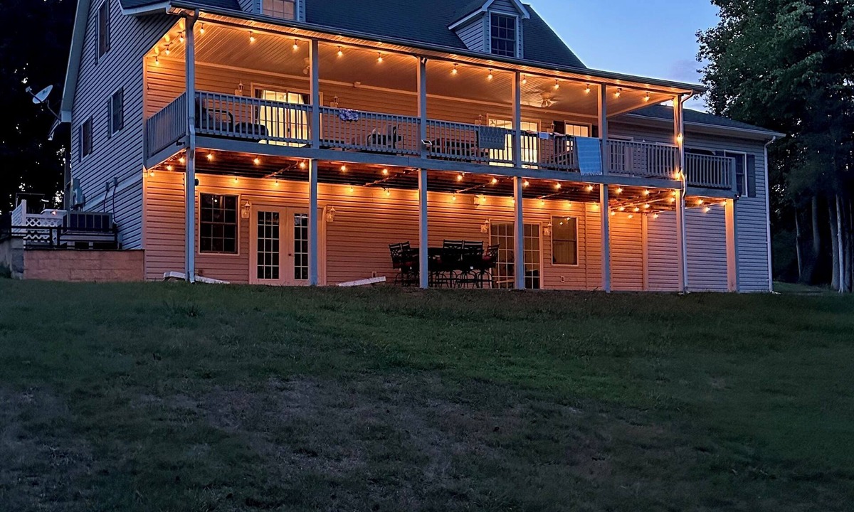 Smith Mountain Lake House | Serene waterfront home at Smith Mountain Lake in Huddleston, VA