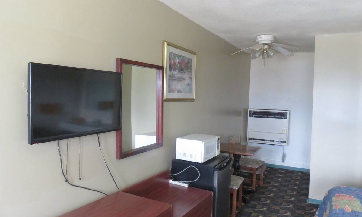 Valleyview Hotel | Shamrock Motel