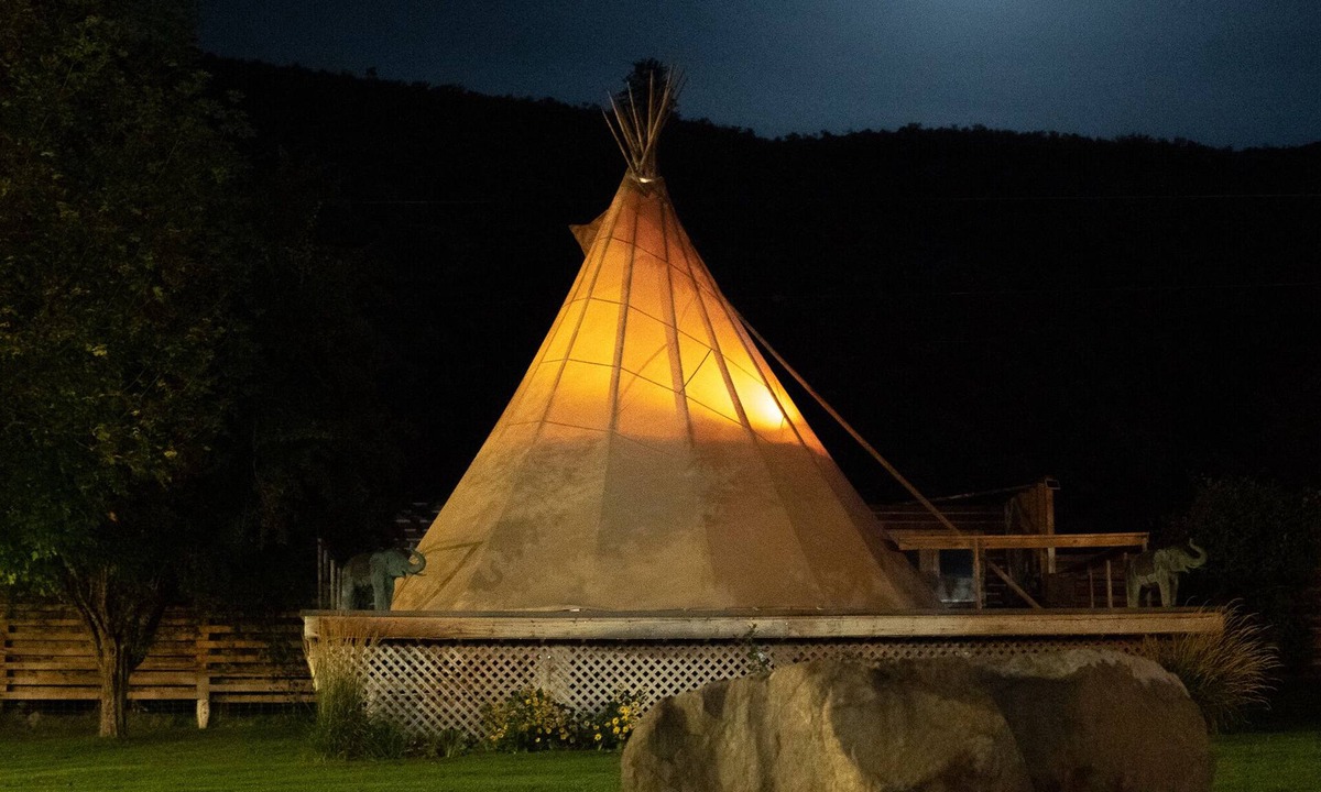 Keremeos Hotel | Similkameen Wild Resort & Winery